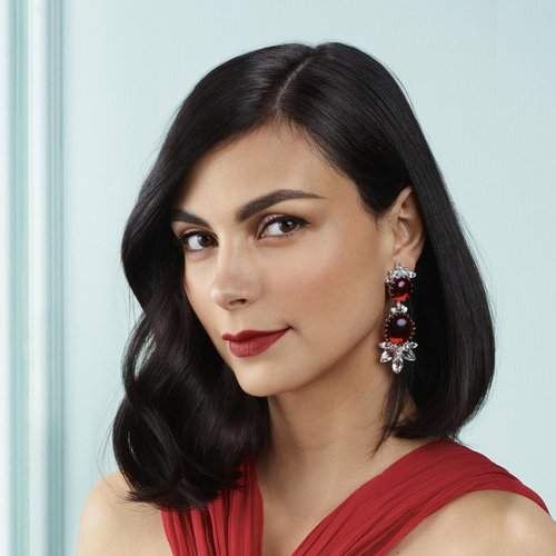 Morena Baccarin Magic Retouch Spray Hero