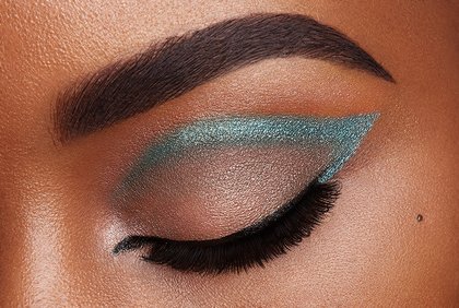 Eyeshadow Optimist Petite Palette Dark Skin Closup