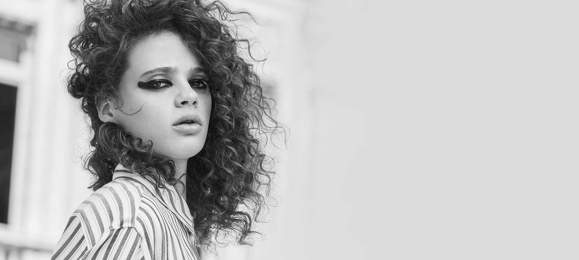 Superliner Gel Intenza Hero