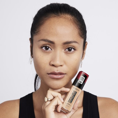 OAP MAKEUP FACE FRESHWEAR US PACK IN HAND LIGHT