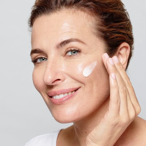 OAP SKINCARE AGE PERFECT DAY CREAM 2020 STEP2